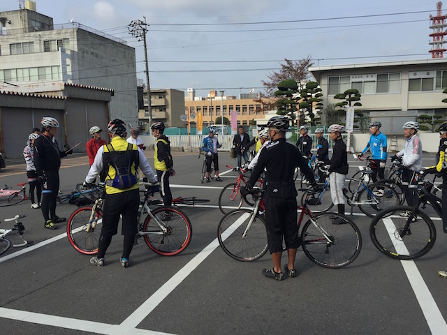 走行検定試験ブリーフィングの様子（11月）